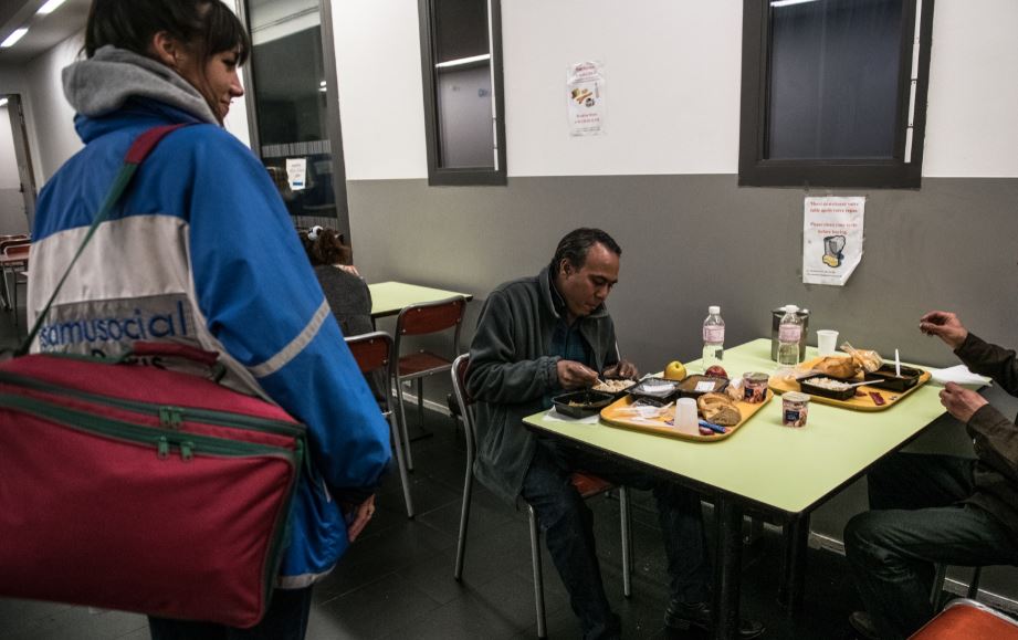 Comment aider les personnes SDF et sansabri ? Samusocial de Paris